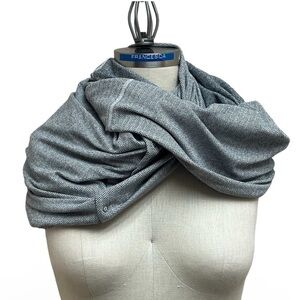 Lululemon Vinyasa Infinity Scarf in Grey